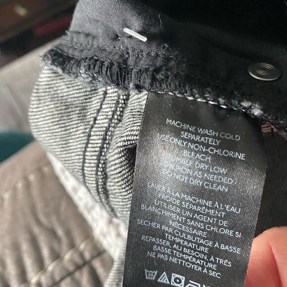 NWT BDG BLACK BUTTON FLY CUT-OFF FOLD OVER Waist JEAN SHORTS 25 - Picture 10 of 13